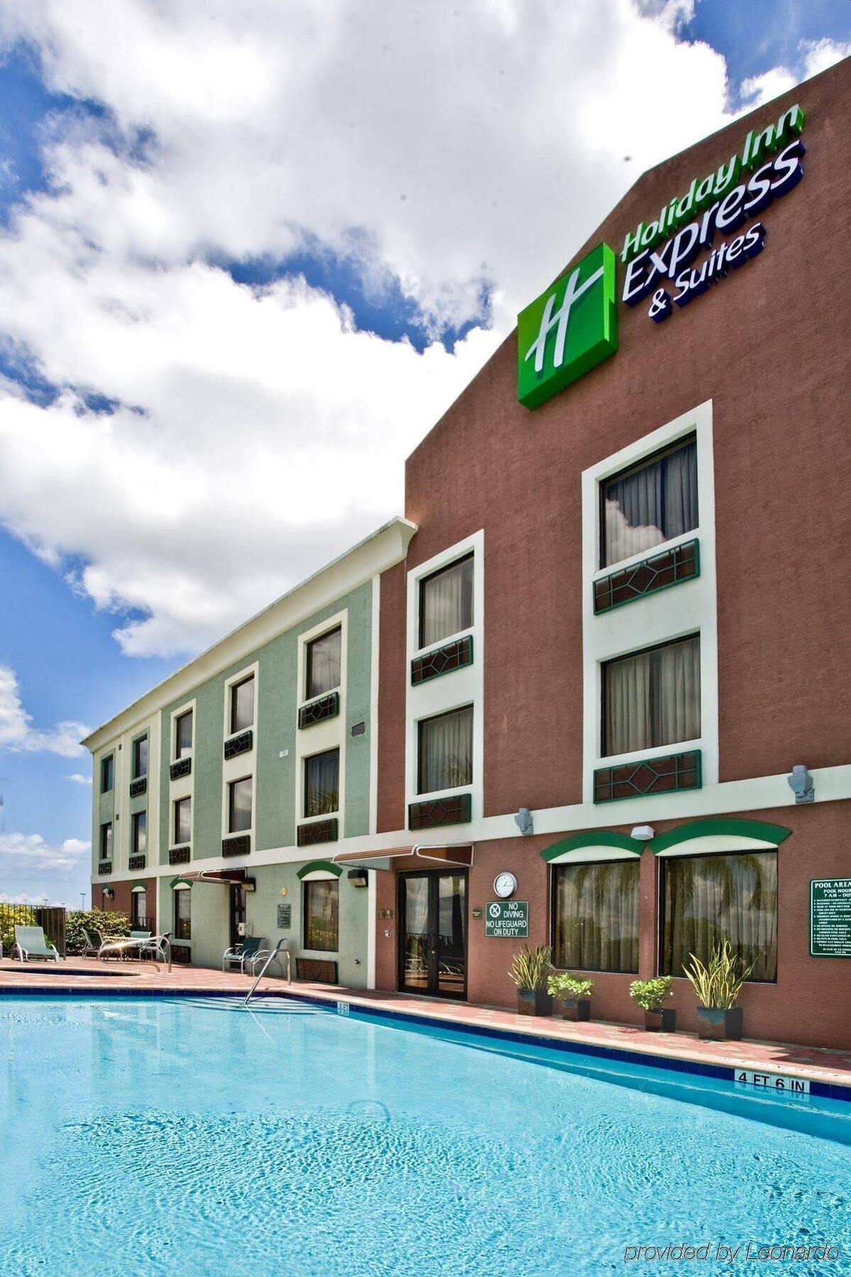 Holiday Inn Express Hotel & Suites Clewiston, An Ihg Hotel Exterior foto