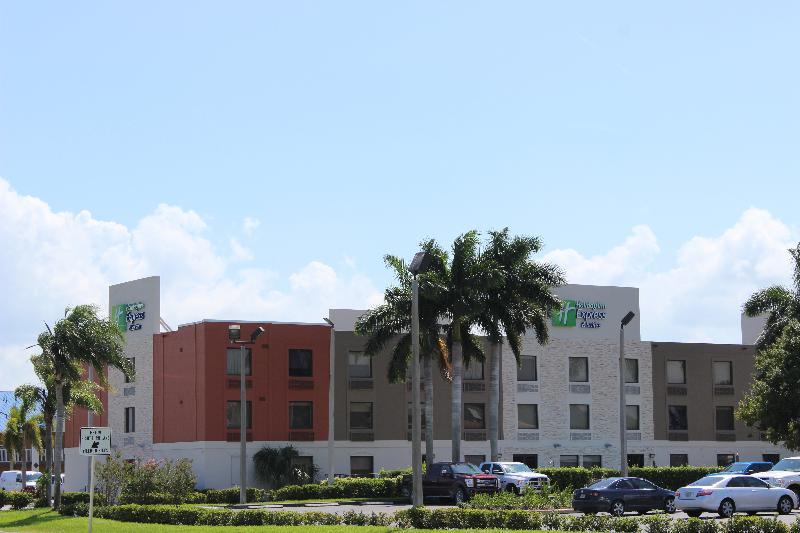 Holiday Inn Express Hotel & Suites Clewiston, An Ihg Hotel Exterior foto